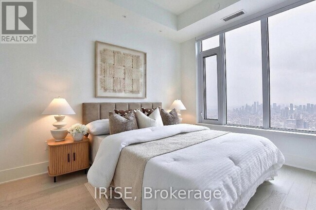 Photo - 11 Yorkville Ave Unit 5202