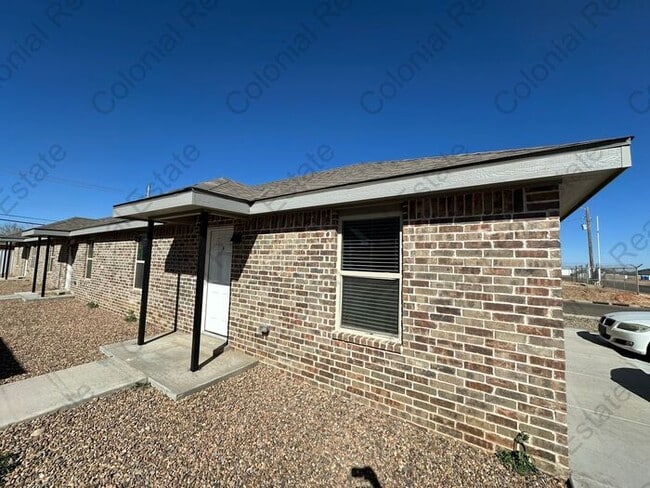 Building Photo - Modern 2 bedrooms 1 bathroom apartment for rent. Appliances, washer/dryer included, granite and c...