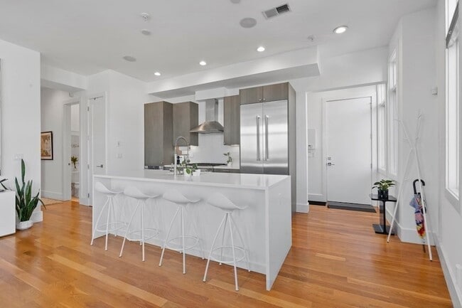 Photo - 5 Mohawk St Unit 5