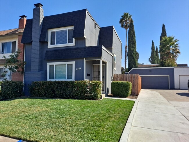 Building Photo - 2464 Beaufort Dr