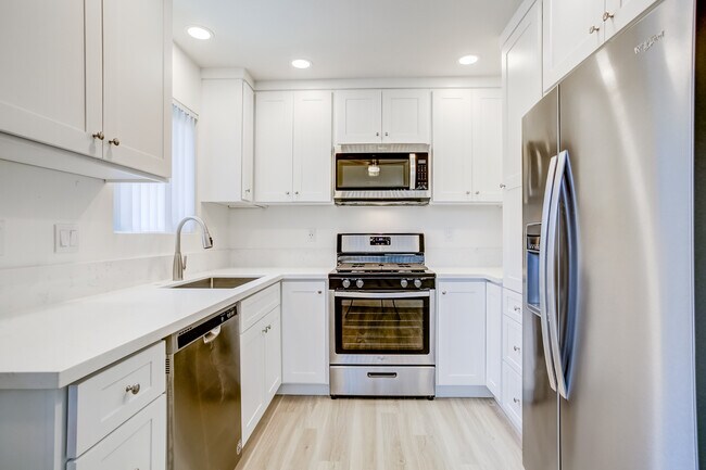 Kitchen - 1105 E 3rd Ave