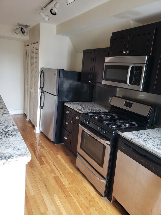 Photo - 1214 Spruce St Unit 6