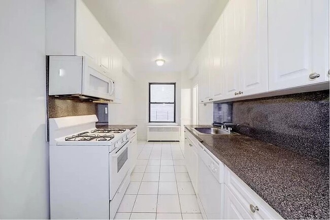 234 E 23rd St Unidad 2A