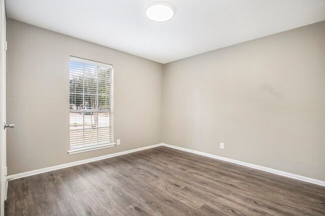 Building Photo - 23918 Beaverwood Dr