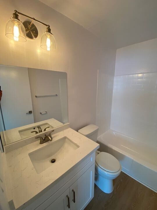 Building Photo - 3900 1st St Rental