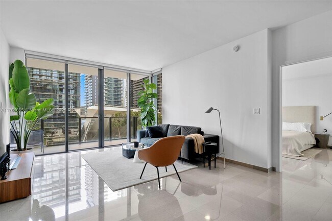 Photo - 88 SW 7th St