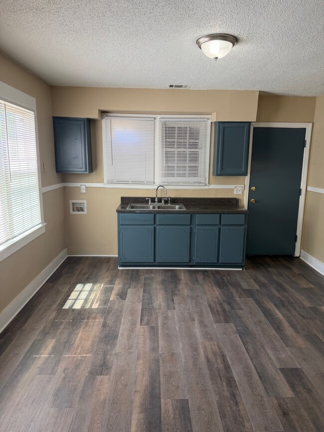 Photo - 2634 Browning Ave