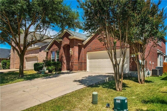 Building Photo - 2824 Mission Tejas Dr