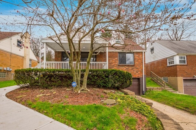 Photo - AVAILABLE JULY 1ST!! GORGEOUS 3 BED / 2 BATH HOME IN PENN HILLS!