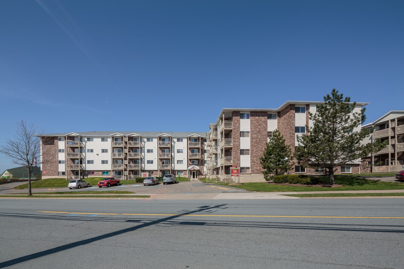 Photo - 98 Highfield Park Dr