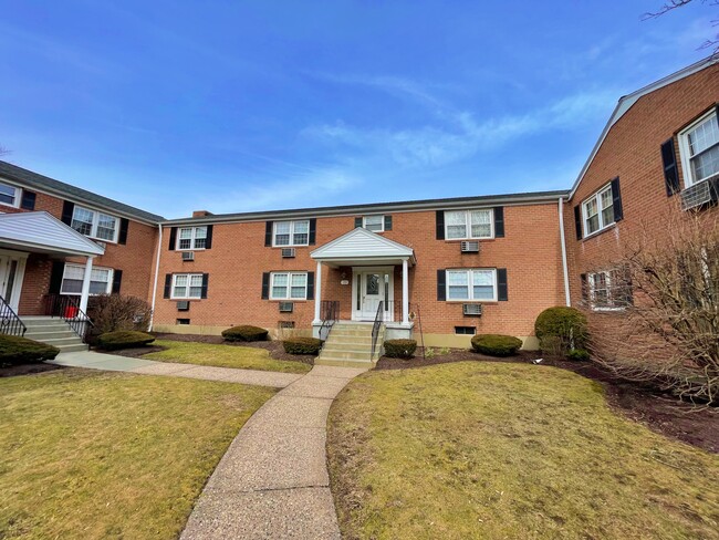 Photo - 39 Brewster Rd Unit C