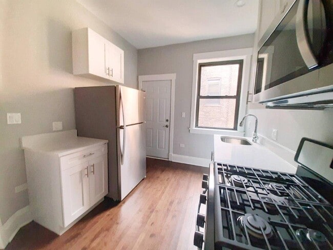 Photo - 1008 W Dakin