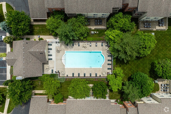 Photo - Wellington Chase Condominiums