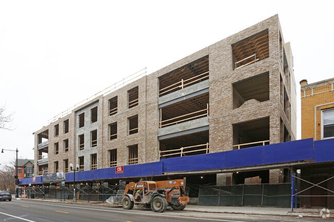 Construction - 3800 N Lincoln Ave