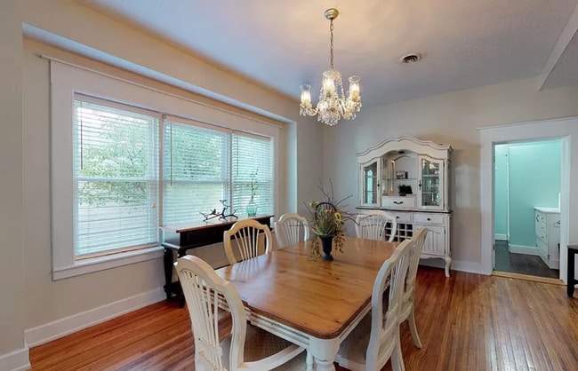 Photo - 178 W Broadway St