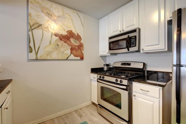 Photo - 1210 Windsor Rd Unit 117