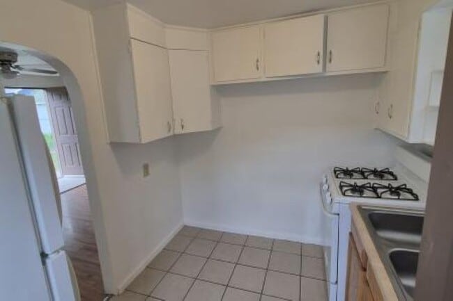 Photo - 615 S 32nd St