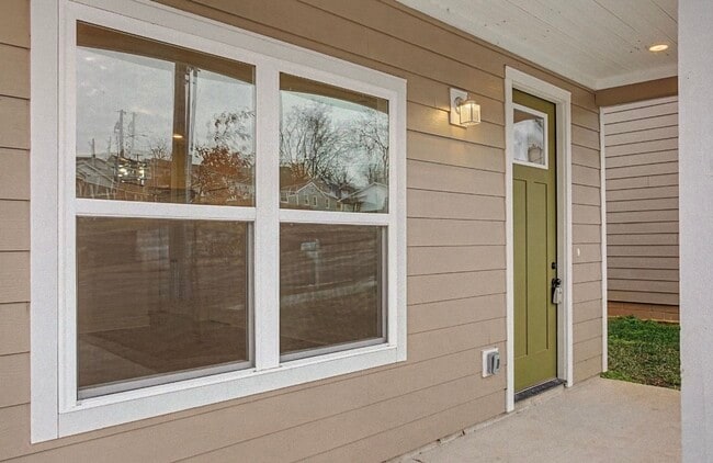 Photo - 2140 18th Ave N