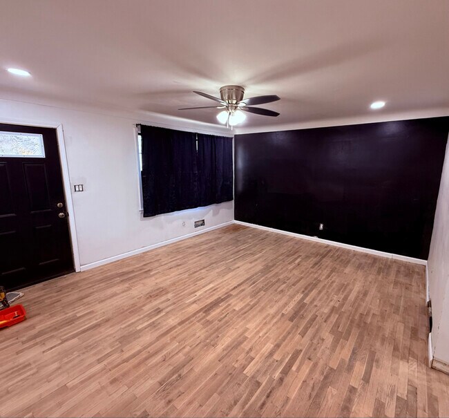 Photo - 1602 Knapp Ave