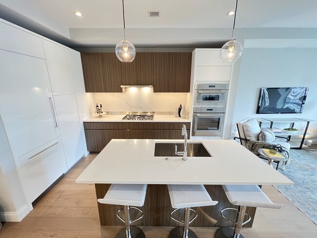 Building Photo - 100 Shawmut Ave Unit 812