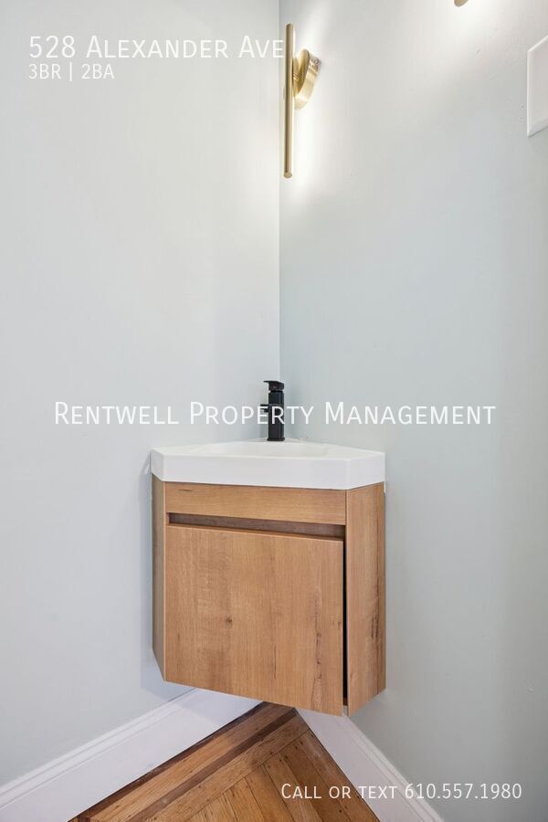 Photo - 528 Alexander Ave