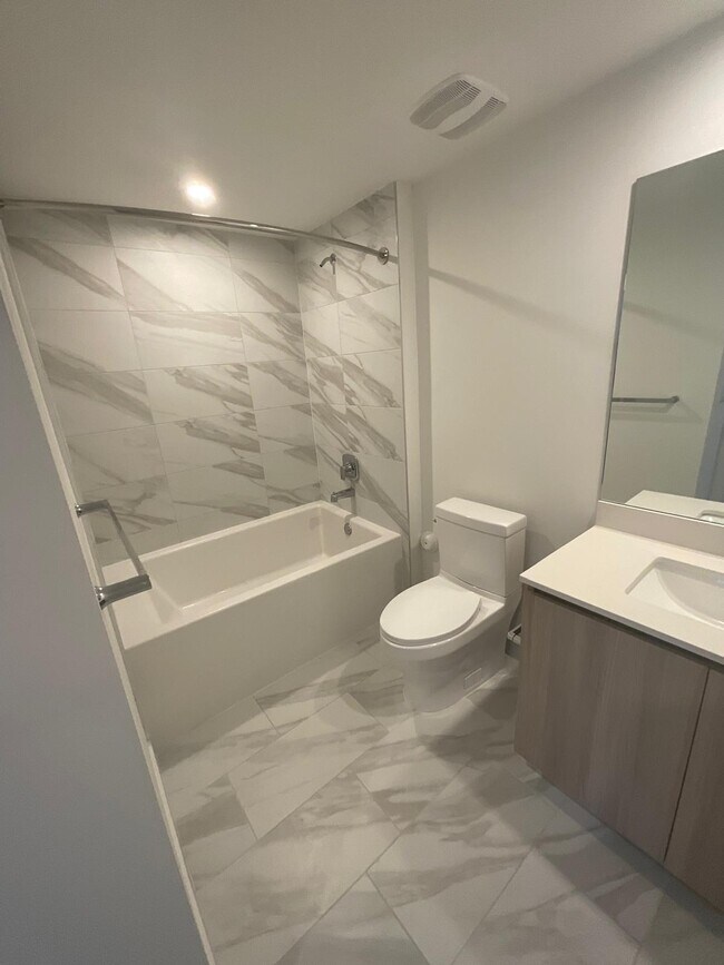 Photo - 655 W 73rd Pl Unidad A2