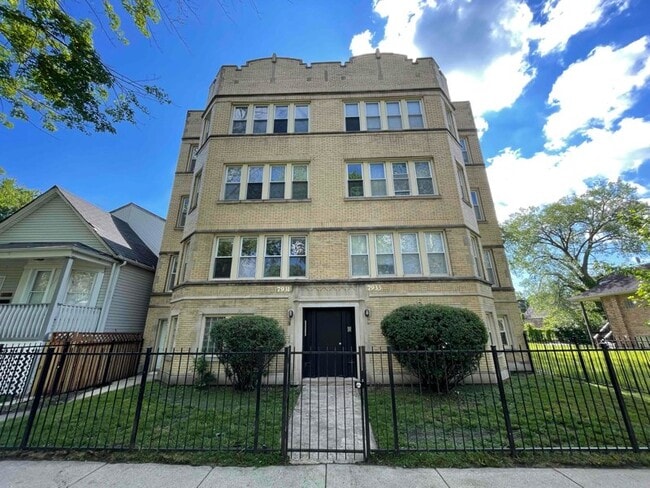 Building Photo - 7931 S Manistee Ave
