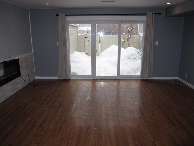 Photo - 2008 Windsor Dr