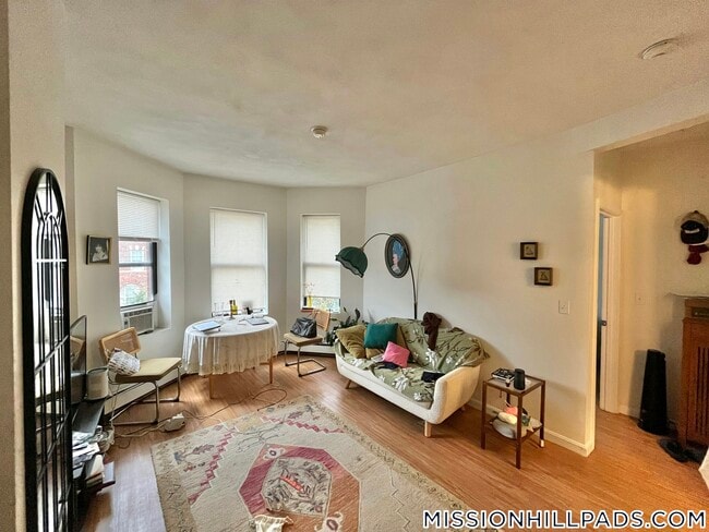 59 S Huntington Ave Unit 4