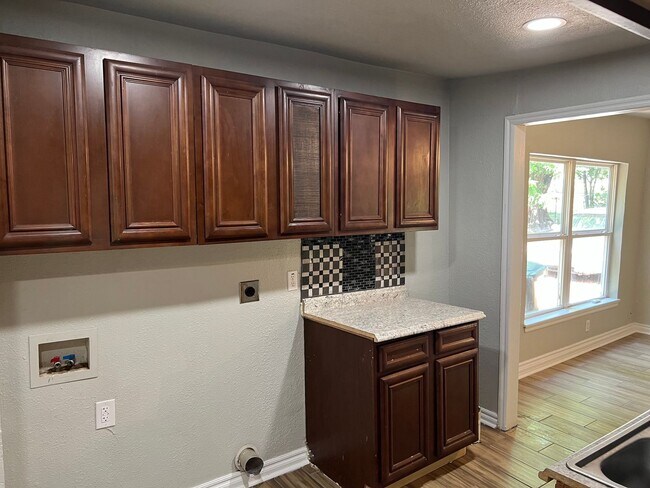 Photo - 2 Bed 1 Bath Newly Remodeled Home in Midwe...