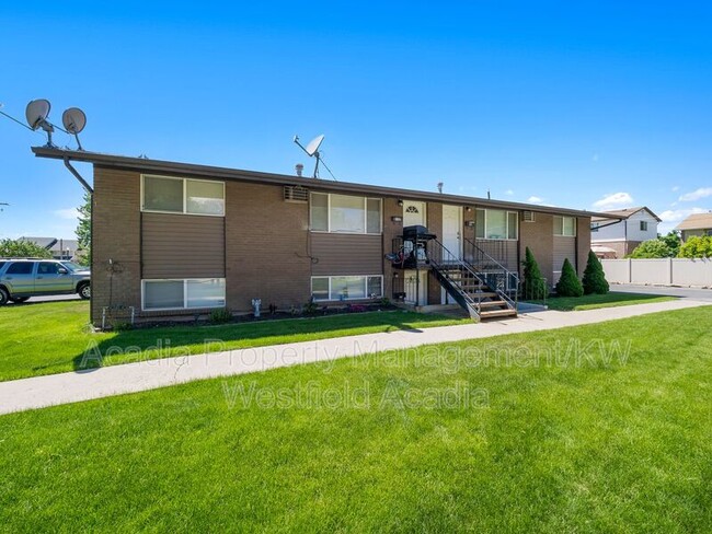 Building Photo - 255 500 N