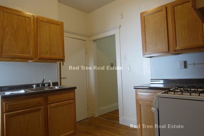 Building Photo - 9 Egremont Rd Unit 1