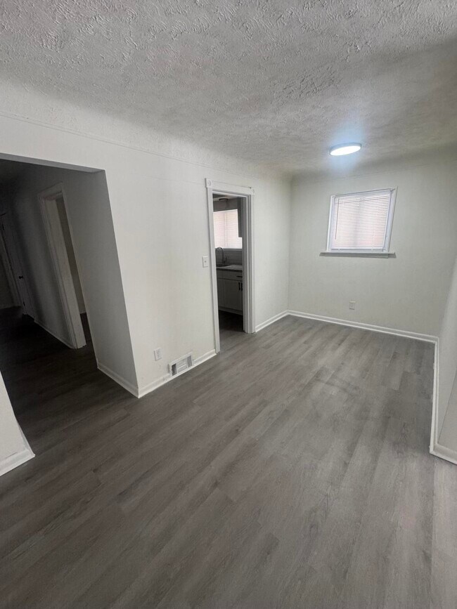 Photo - 9222 Forrer St