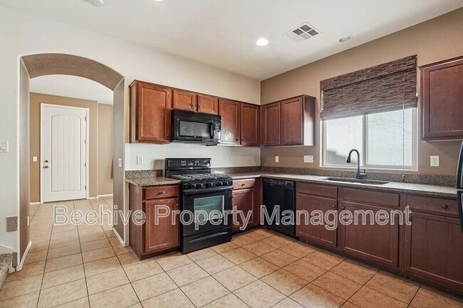 Photo - 2947 N Evergreen St