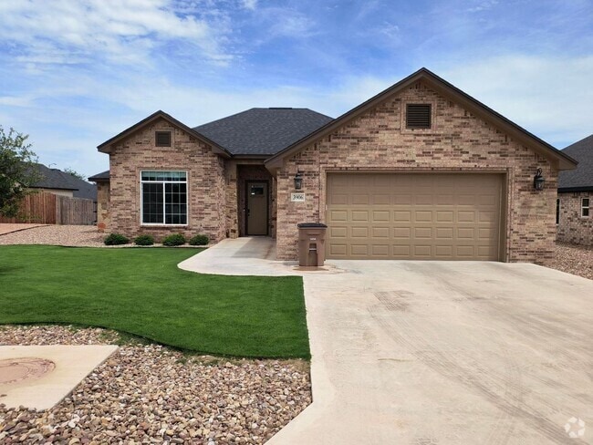 Building Photo - Stunning and Spacious 3bed/2bath Home – Yo...