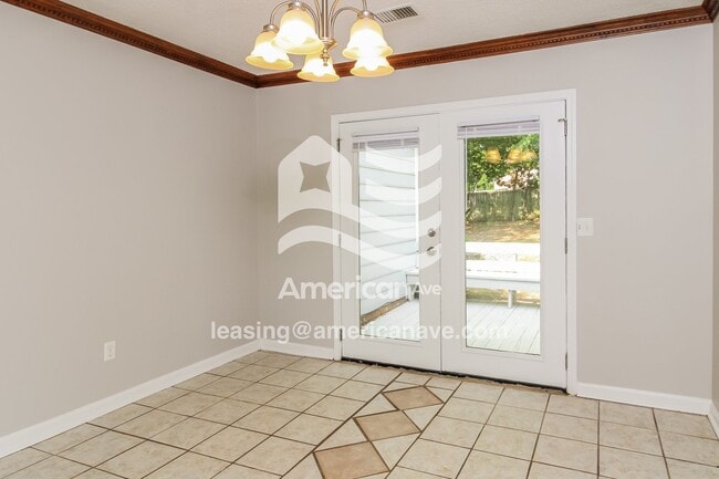 Photo - 217 Chadford Rd