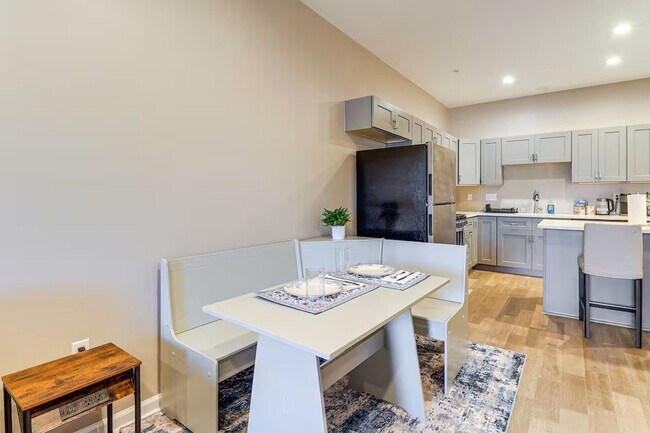 Photo - 516 Borland St. Pittsburgh PA 15206 Unidad 307