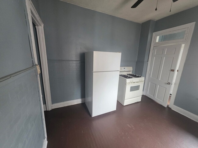 635 W Princess St