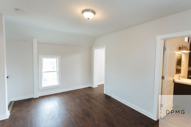 Photo - 322 E Hillsdale St Unit 2