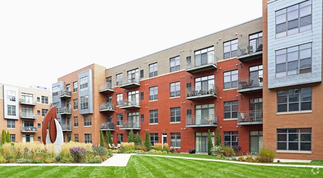 Fantastic Third Ward Location!