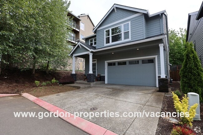 Building Photo - SE Golden Eagle Ln - 4 bedroom home in Hap...