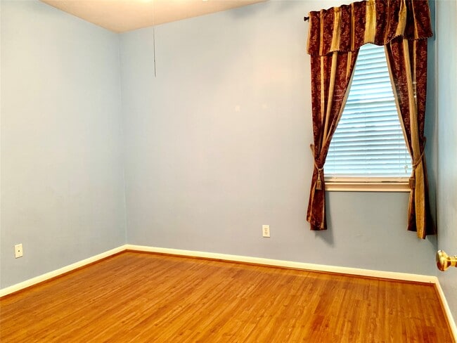 Photo - 1015 Tennyson Dr