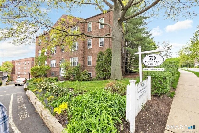 Building Photo - 70 Strawberry Hill Ave Unit 1-1A