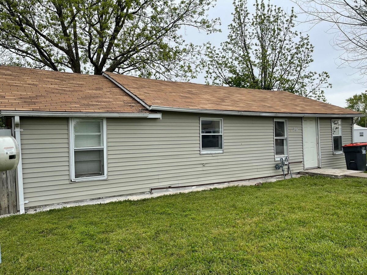 3 Bed 1 Bath - Exeter - 3 Bed 1 Bath - Exeter