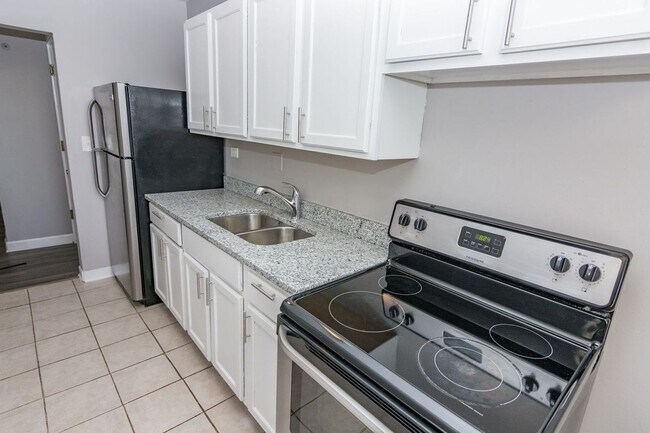 Photo - 7147 S Jeffery Blvd