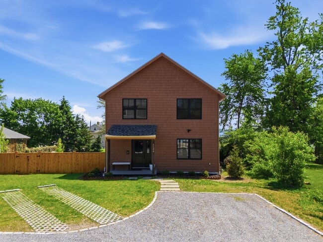 Building Photo - 1124 Narragansett Blvd