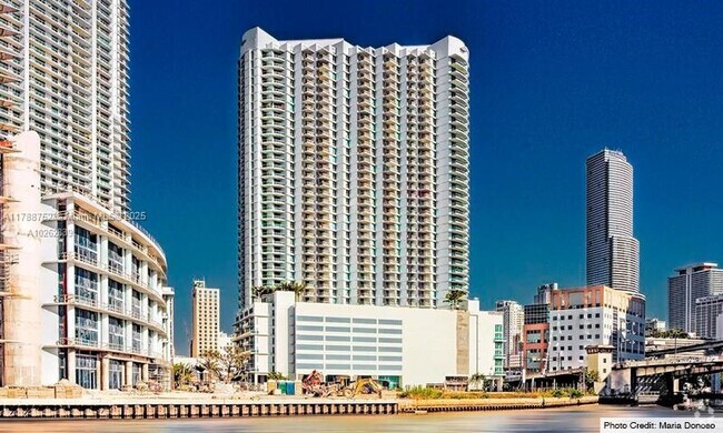Building Photo - 350 S Miami Ave Unit 302 Rental