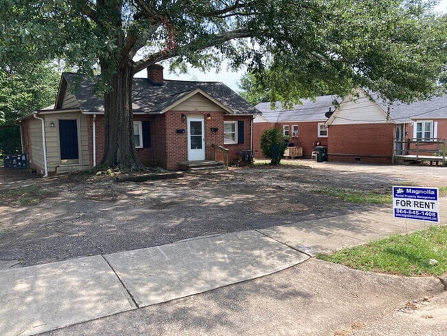 Building Photo - 125 Mallard St