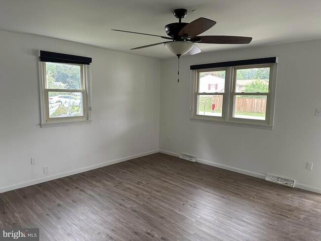 Photo - 1447 Knight Ave