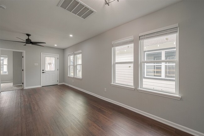 Photo - 3413 Simmons St